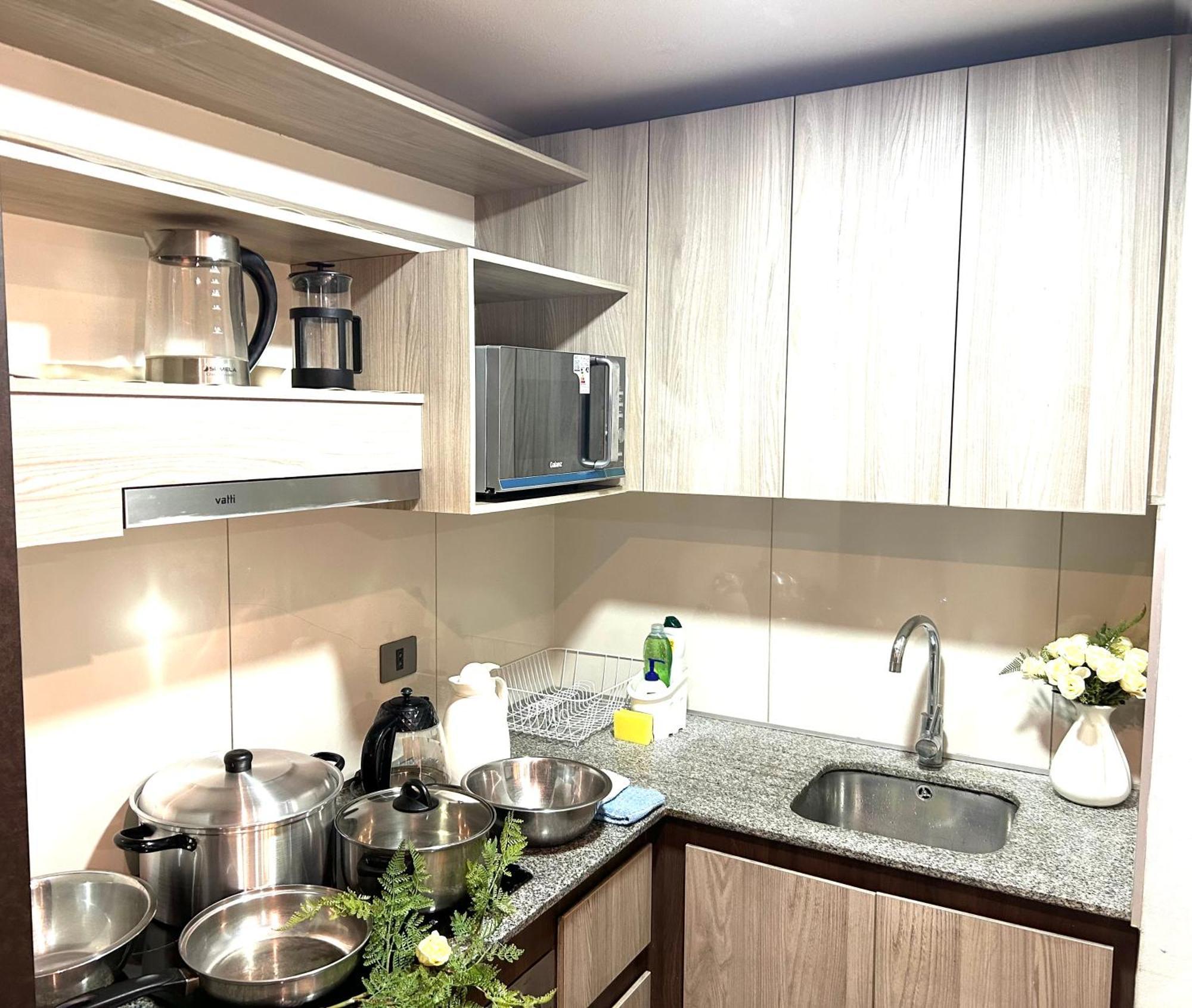 A Metro Matta Fantasilandia, Empresas, Familias 8 * Santiago