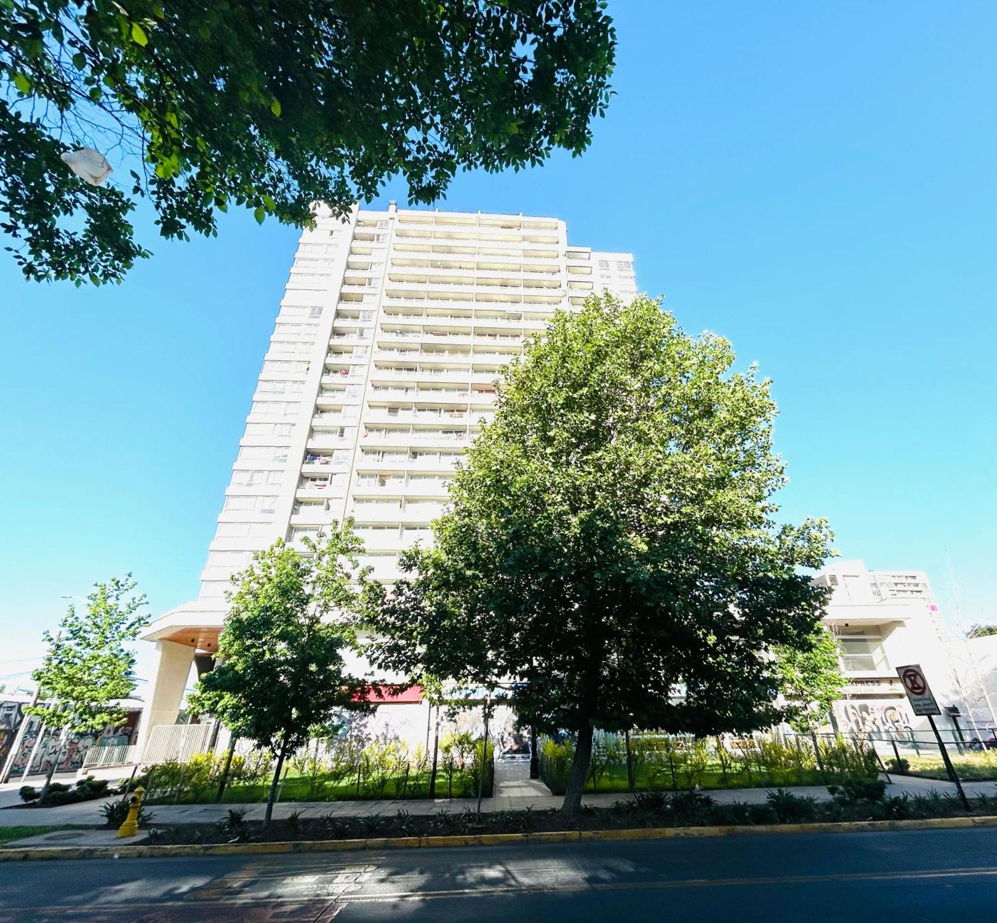 A Metro Matta Fantasilandia, Empresas, Familias 8 *